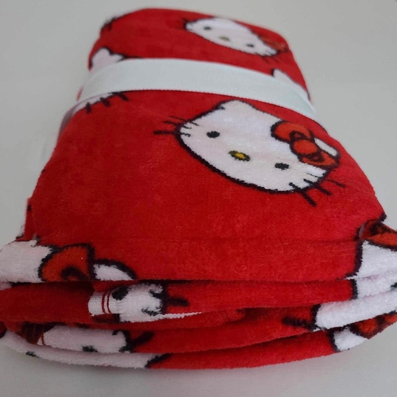 Hello Kitty pack of 2 hand towels red color w/pattern 100% cotton brand new - Picture 9 of 13